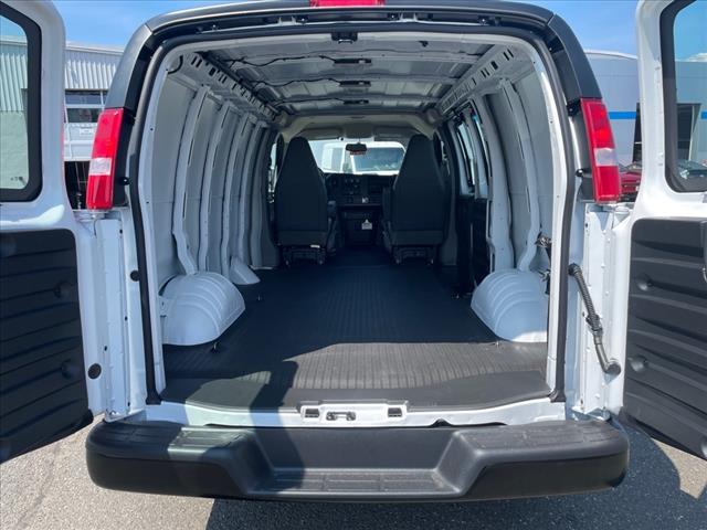 2025 Chevrolet Express 2500