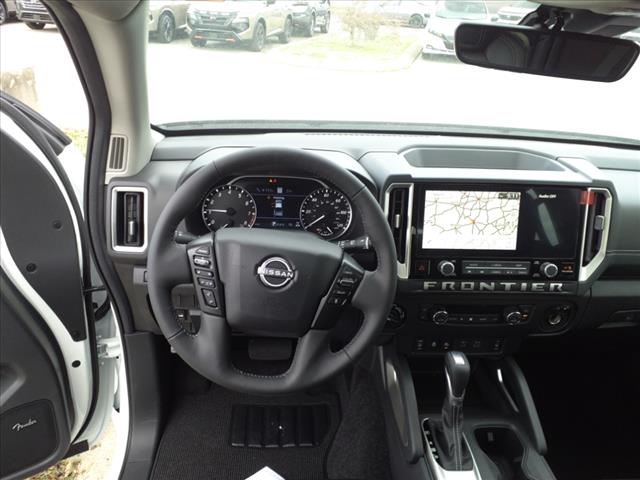 2025 Nissan Frontier SL