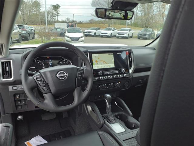 2025 Nissan Frontier SL