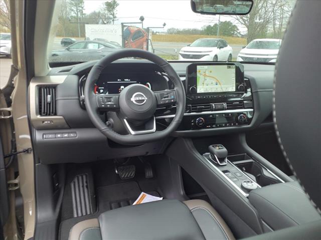 2025 Nissan Pathfinder Platinum