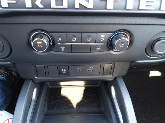 2025 Nissan Frontier SV