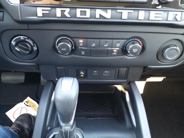 2025 Nissan Frontier SV