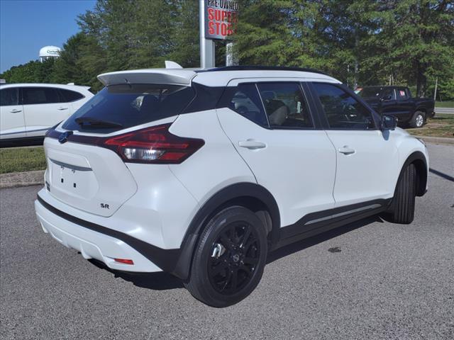 2021 Nissan Kicks SR