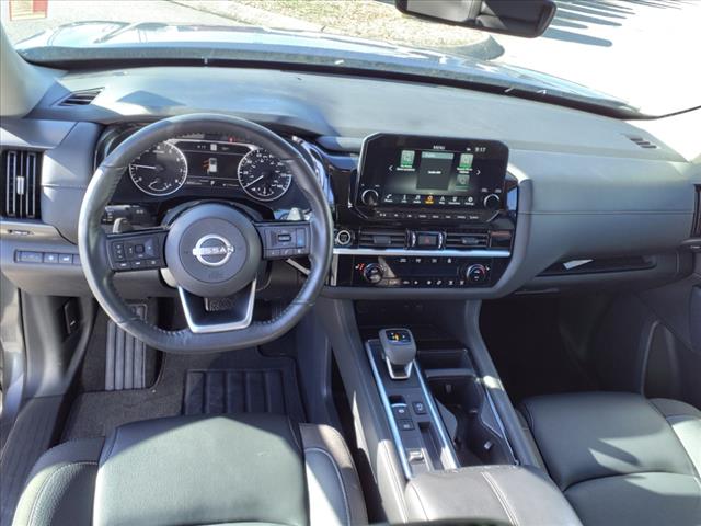 2024 Nissan Pathfinder SL