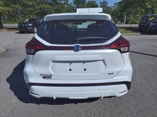 2021 Nissan Kicks SR