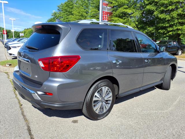 2020 Nissan Pathfinder SV
