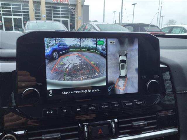2023 Nissan Pathfinder SL