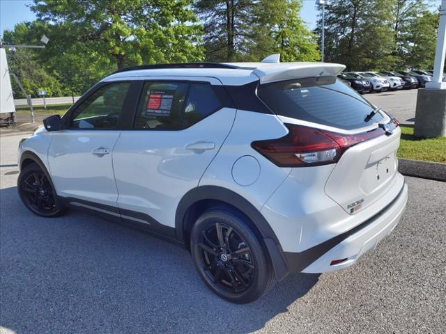 2021 Nissan Kicks SR