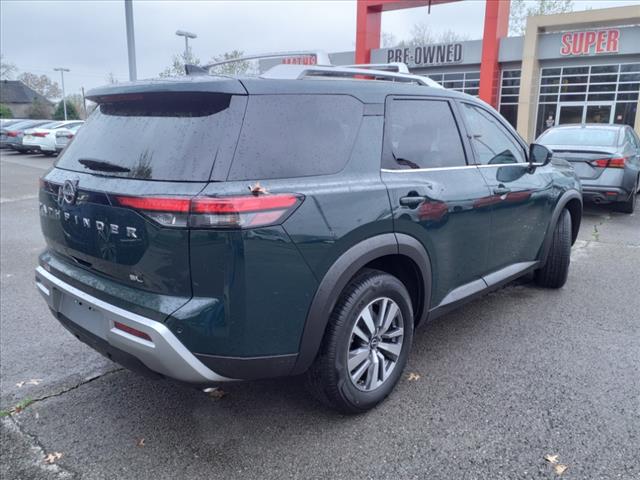 2023 Nissan Pathfinder SL