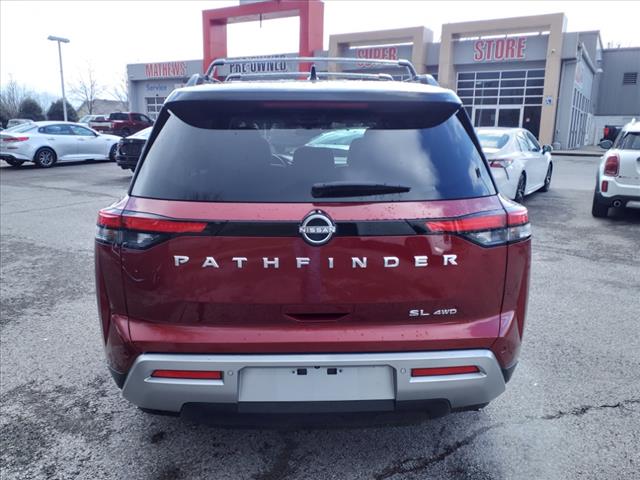 2024 Nissan Pathfinder SL