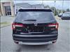 2022 Honda Pilot Touring w/Rear Captain's Chairs