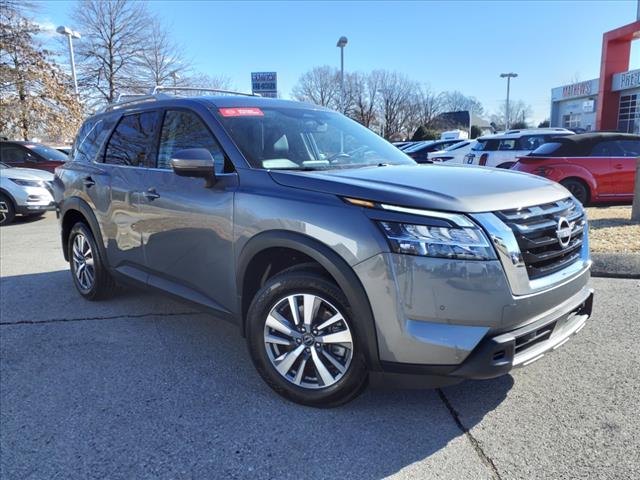 2024 Nissan Pathfinder SL