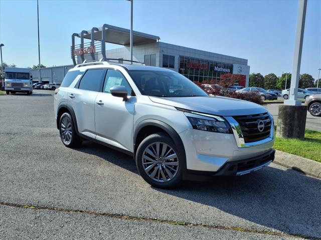 2025 Nissan Pathfinder SL
