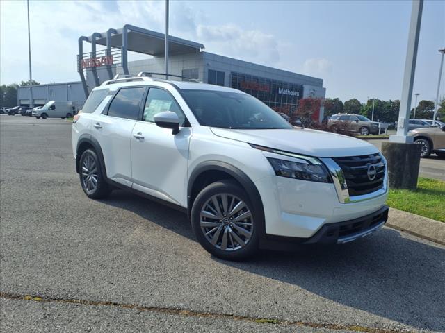 2025 Nissan Pathfinder SL
