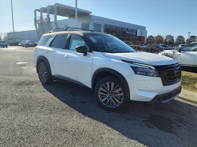 2025 Nissan Pathfinder SL
