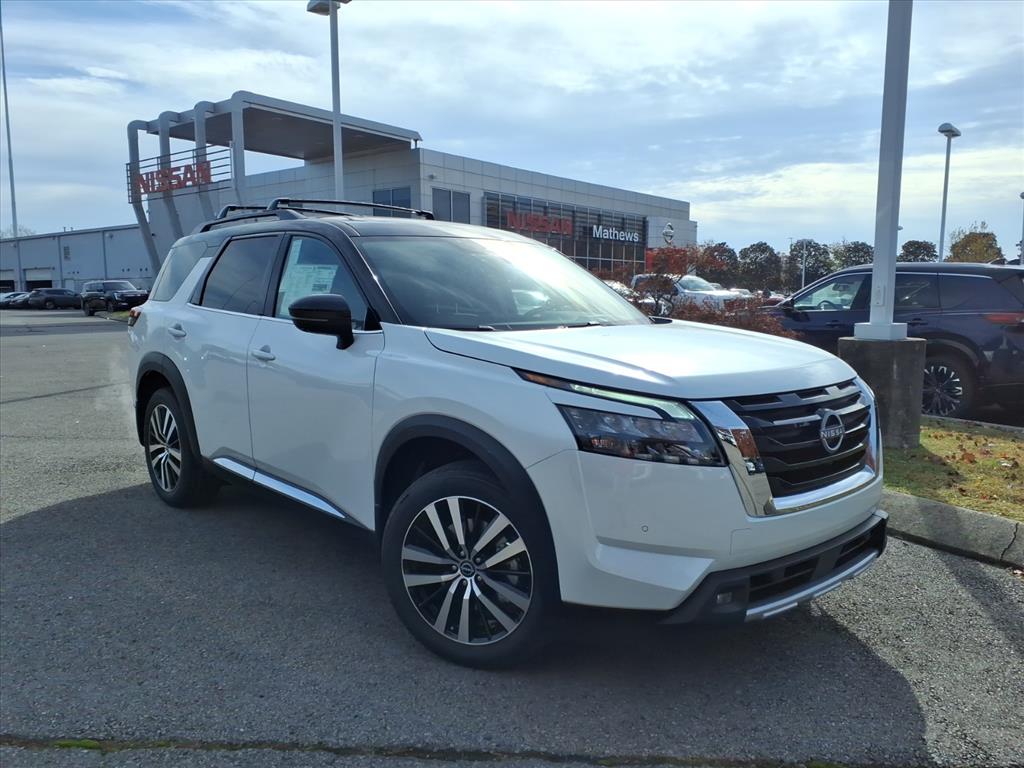 2025 Nissan Pathfinder Platinum - main photo