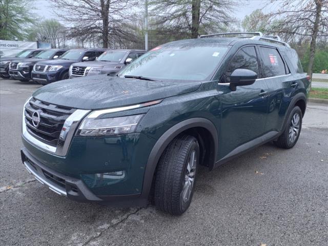 2023 Nissan Pathfinder SL