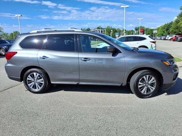2020 Nissan Pathfinder SV