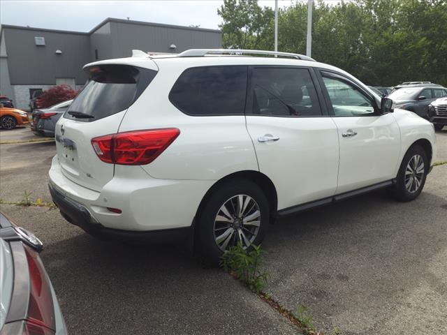 2019 Nissan Pathfinder SL
