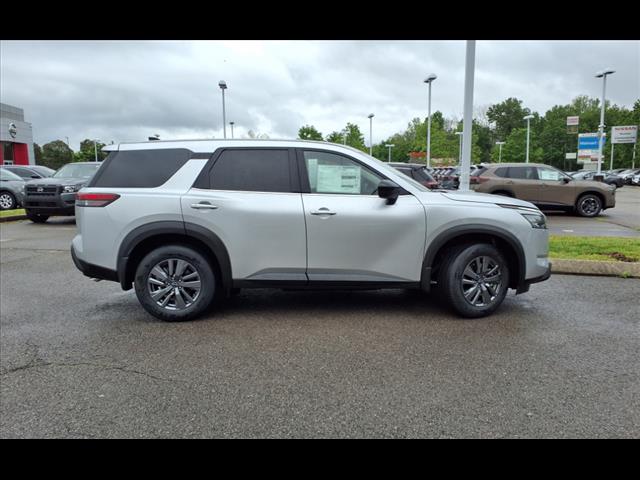 2025 Nissan Pathfinder S