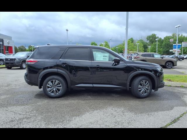 2025 Nissan Pathfinder S