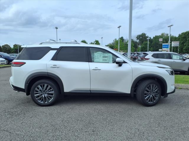 2025 Nissan Pathfinder SL