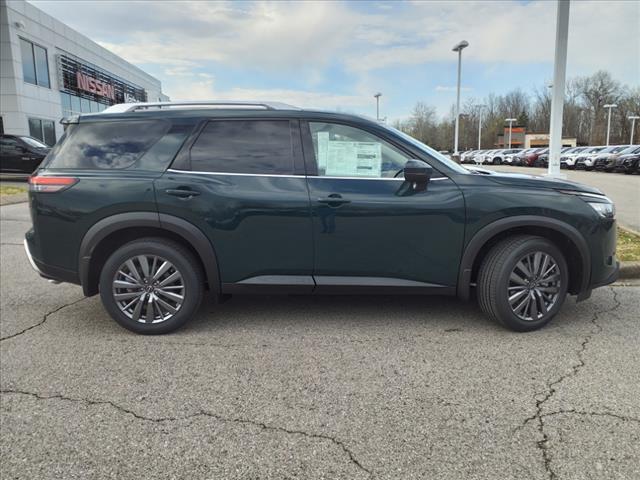 2025 Nissan Pathfinder SL