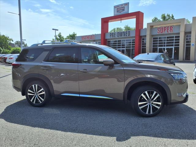 2024 Nissan Pathfinder Platinum
