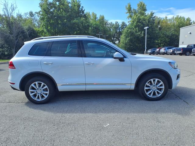 2014 Volkswagen Touareg V6 Sport