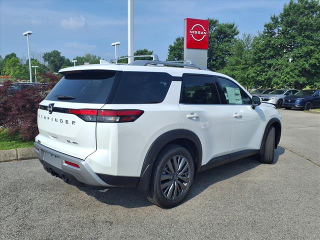 2025 Nissan Pathfinder SL