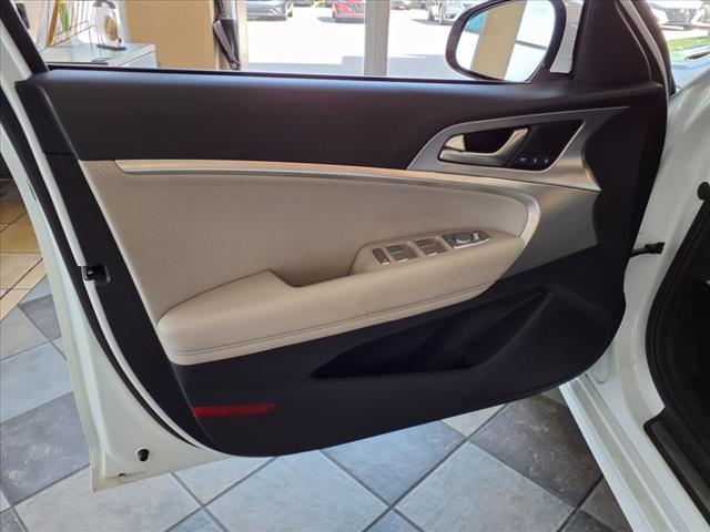 2022 Genesis G70 3.3T Standard