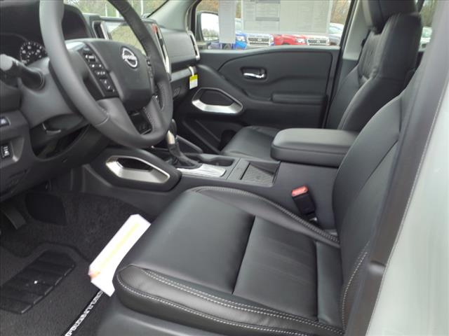 2025 Nissan Frontier SL