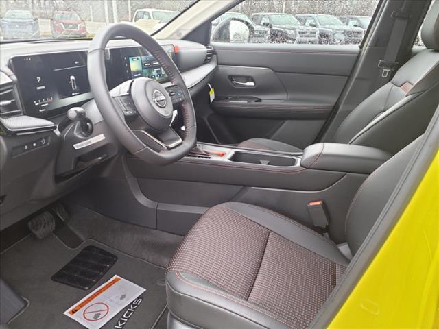 2025 Nissan Kicks SR
