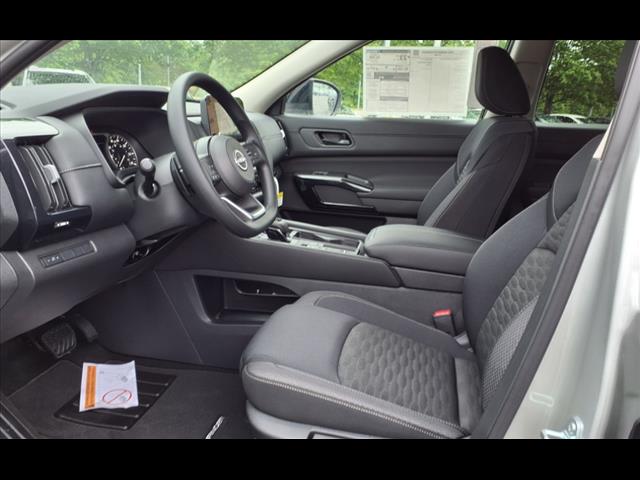 2025 Nissan Pathfinder S