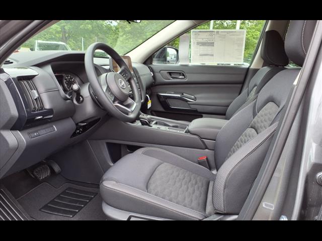 2025 Nissan Pathfinder S
