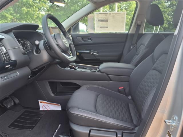 2025 Nissan Pathfinder S