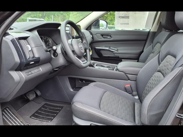 2025 Nissan Pathfinder S