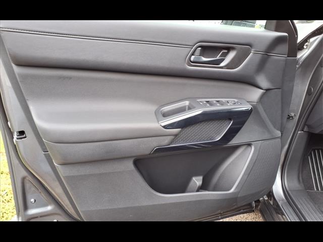 2025 Nissan Pathfinder S