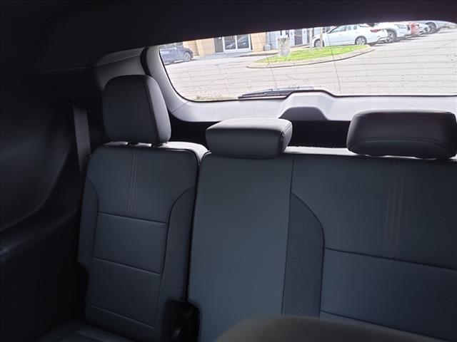 2024 GMC Acadia AT4