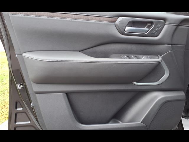 2025 Nissan Armada Platinum