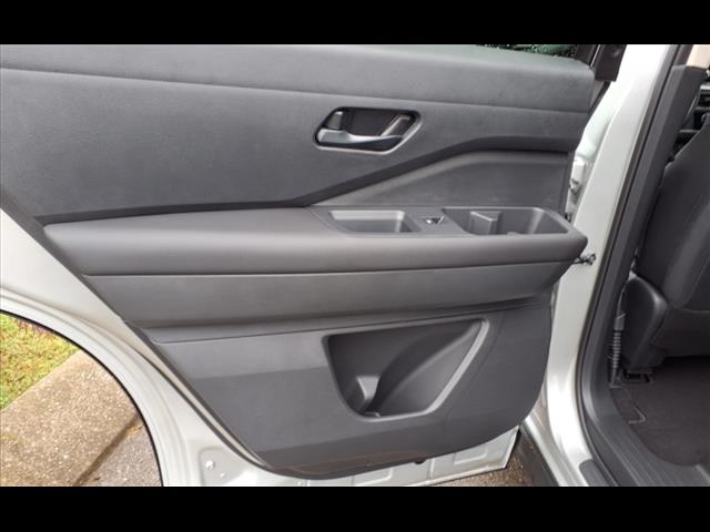 2025 Nissan Pathfinder S
