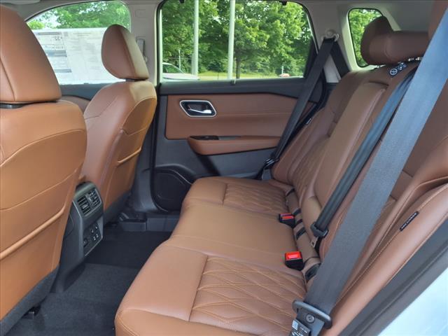 2025 Nissan Rogue Platinum