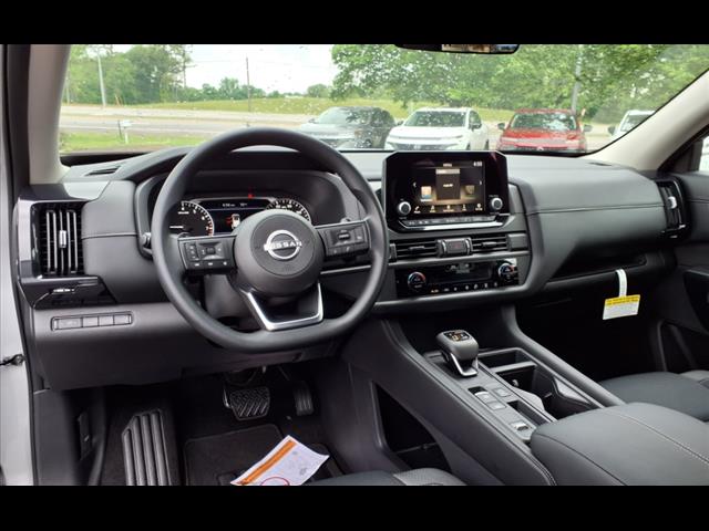 2025 Nissan Pathfinder S