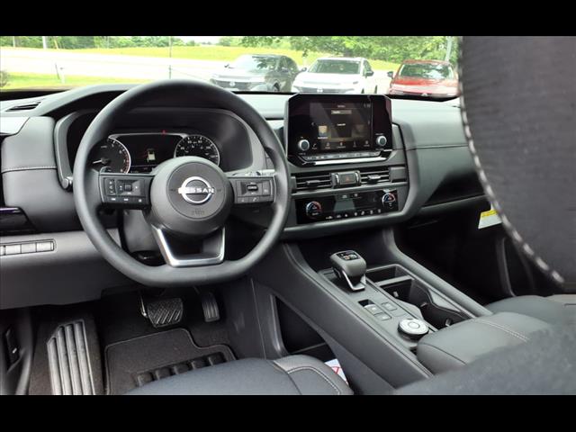 2025 Nissan Pathfinder S