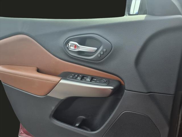 2019 Jeep Cherokee Overland