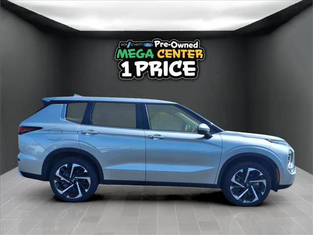 2023 Mitsubishi Outlander SE