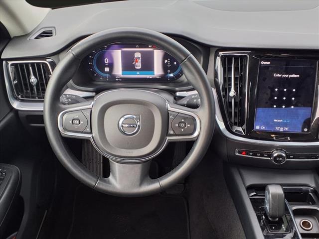 2024 Volvo S60 Core Dark Theme