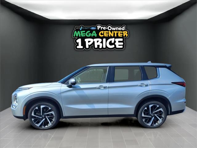 2023 Mitsubishi Outlander SE