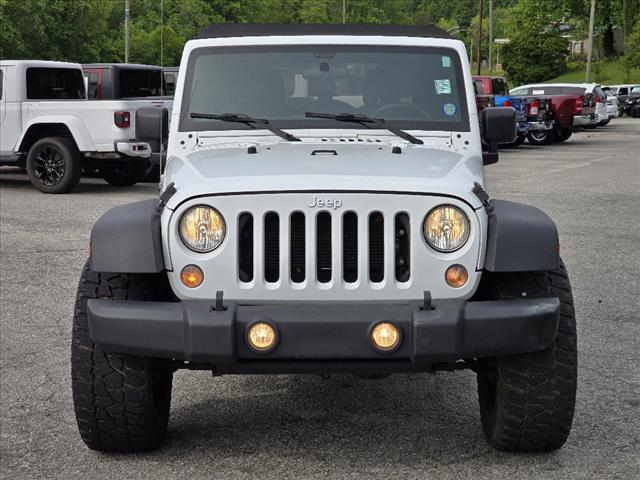 2017 Jeep Wrangler Unlimited Unlimited Sport 4WD w/ Sport Pkg and Sunrider So