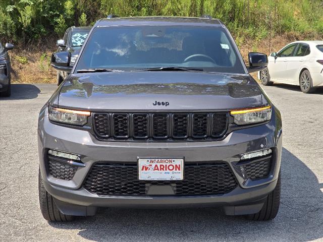 2025 Jeep Grand Cherokee Limited 4WD w/ Pano & Black Appearance Pkg